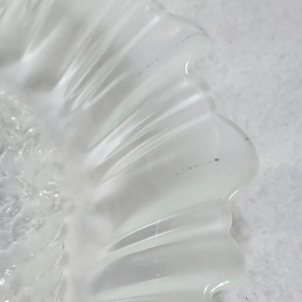 Mikasa Winter Dreams Frosted Glass Christmas Winter Scene Bowl Scalloped Edge